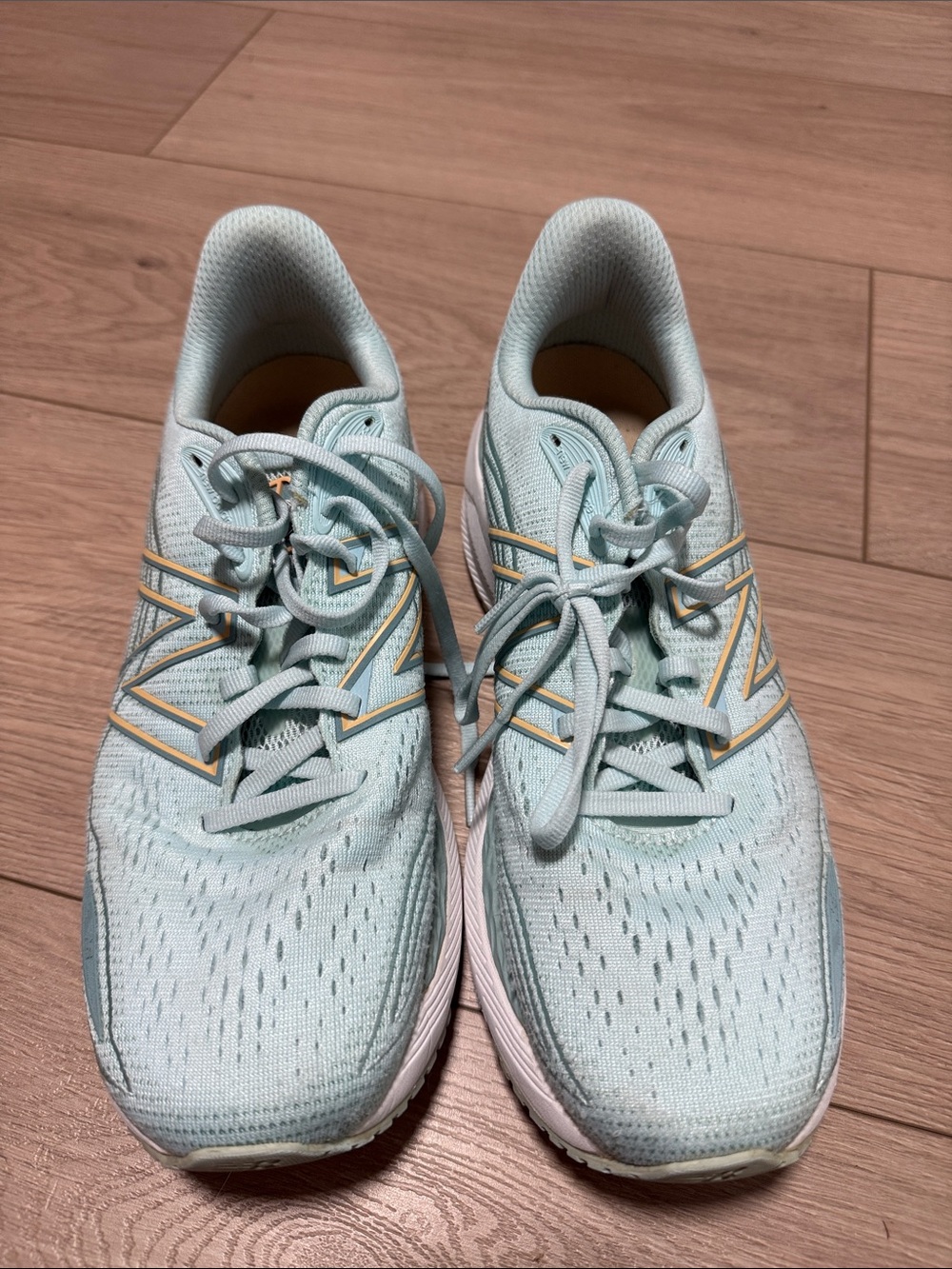 Women’s New Balance 860